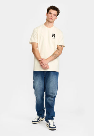 6905698